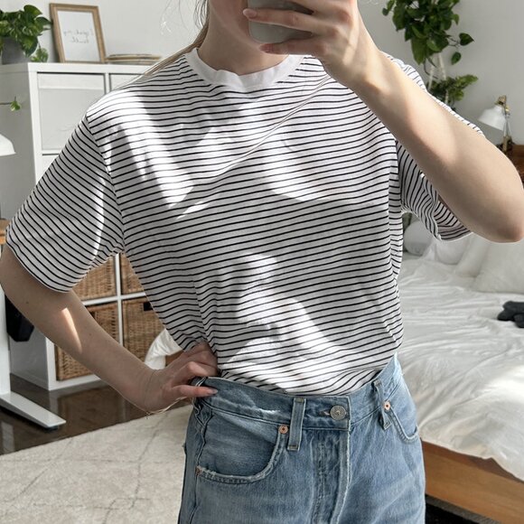 Babaton Pegasus T-Shirt in White/Dark Stripes 2XS - Picture 4 of 7